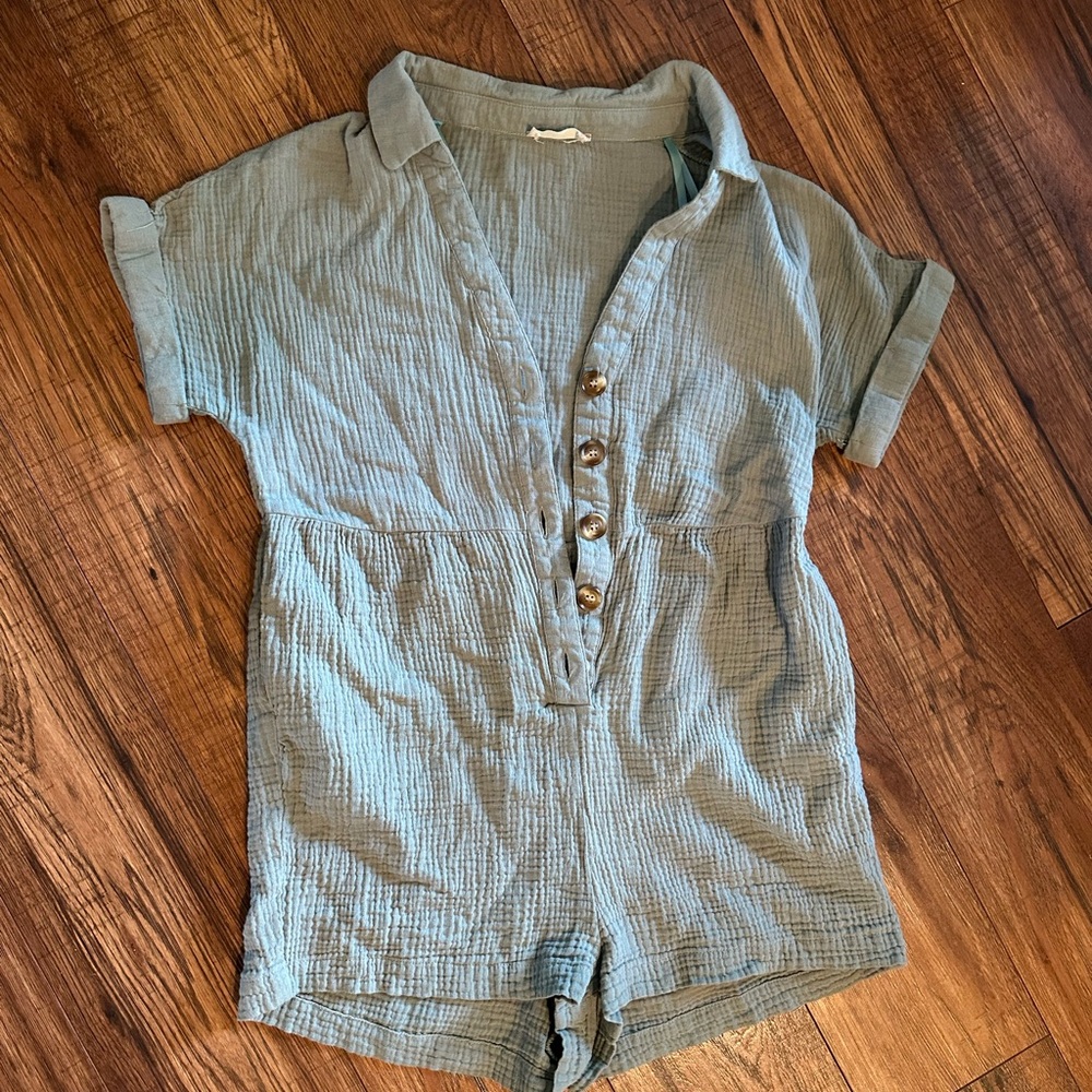 Altar’d State like new romper, Mint Green With Pockets Size Small